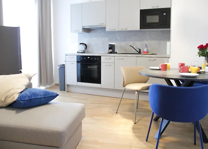 Luxury Stylish With Garden & Free Parking *